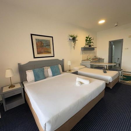 17 Jazz Sweet Beachfront Resort 丹绒武雅 外观 照片
