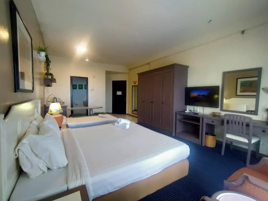 17 Jazz Sweet Beachfront Resort 丹绒武雅 外观 照片