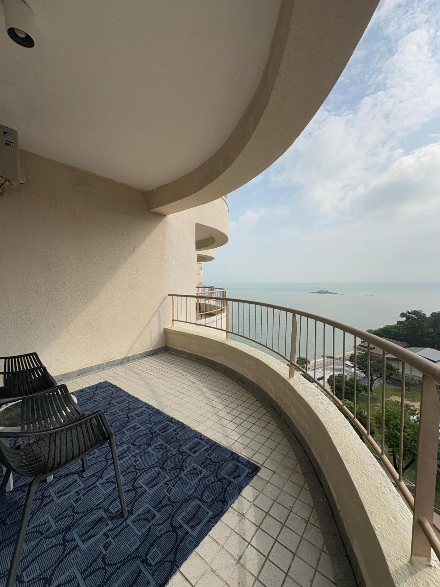 17 Jazz Sweet Beachfront Resort 丹绒武雅 外观 照片